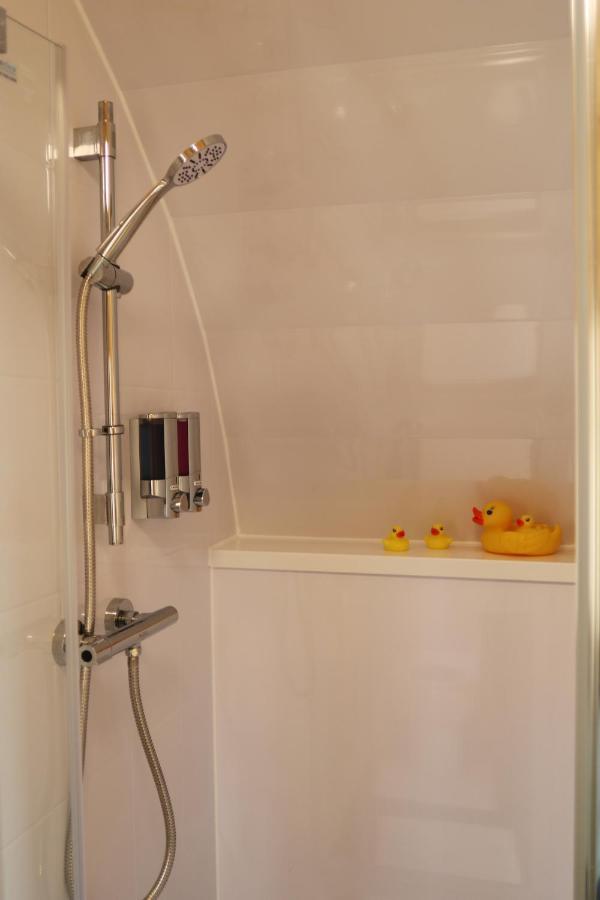Loch Cromore Holiday Pods Екстериор снимка